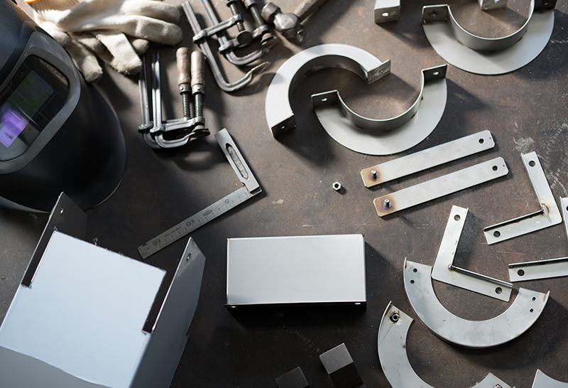 鉄工所だからできる、丈夫で長く使えるゴミ回収ボックス